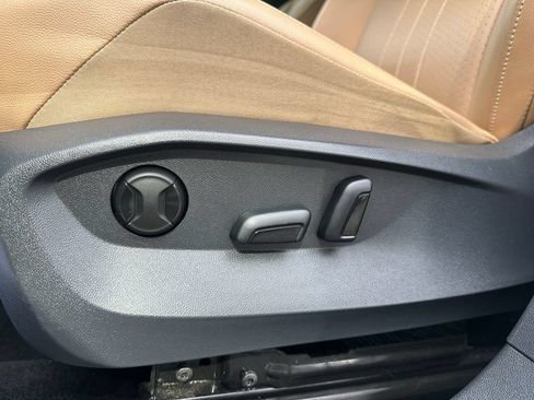 Certified 2024 Volkswagen Tiguan SE AWD/4WD image 9