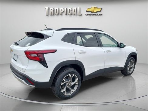 New 2026 Chevrolet Trax LT w/ Driver Confidence Package image 5