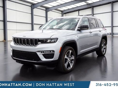 Used 2022 Jeep Grand Cherokee Limited 4xe w/ Luxury Tech Group II AWD/4WD image 21
