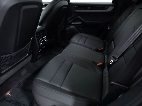 Certified 2026 Porsche Cayenne AWD/4WD image 34