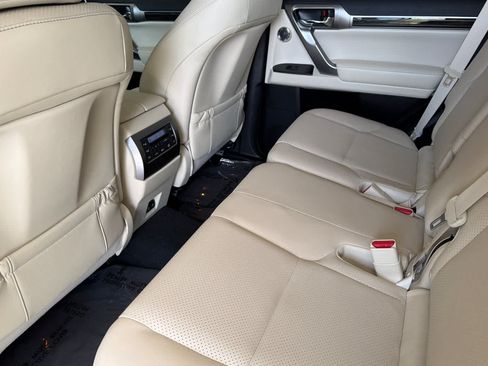 Certified 2023 Lexus GX 460 Luxury w/ Off Road Package AWD/4WD image 4