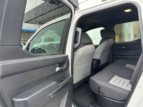 Used 2024 Toyota Tacoma TRD Off-Road image 16