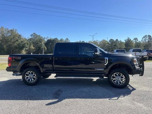 Used 2022 Ford F250 Lariat w/ Lariat Ultimate Package image 4