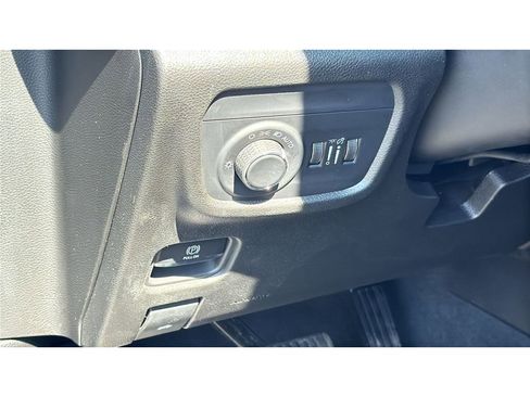 Used 2023 Jeep Grand Cherokee Altitude AWD/4WD image 11