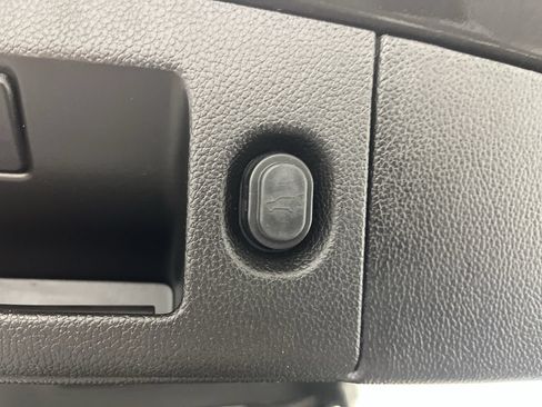 Certified 2019 GMC Yukon Denali w/ Denali Ultimate Package AWD/4WD image 37