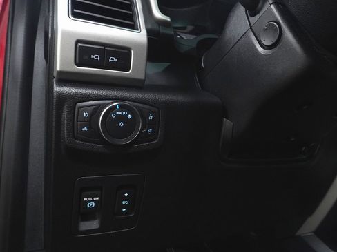 Used 2018 Ford F150 Lariat w/ Equipment Group 502A Luxury image 23