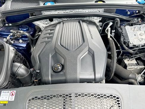 Used 2023 Porsche Macan image 32