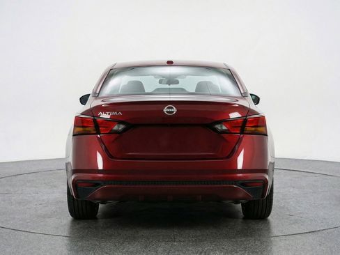 Used 2025 Nissan Altima 2.5 SV image 7