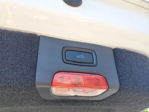 Used 2016 Porsche Cayenne image 12