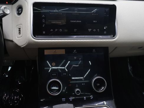 Used 2021 Land Rover Range Rover Velar R-Dynamic S AWD/4WD image 22