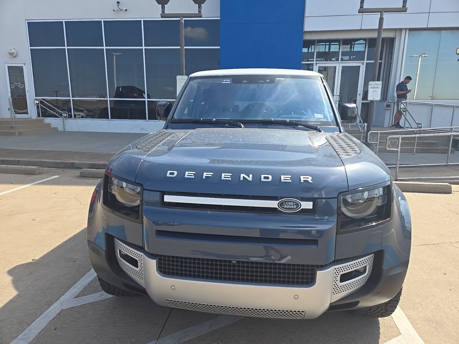 Used 2022 Land Rover Defender 110 SE AWD/4WD image 2