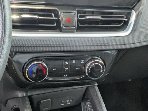Used 2025 Chevrolet TrailBlazer LT AWD/4WD image 20