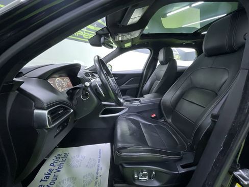Used 2018 Jaguar F-PACE S image 4