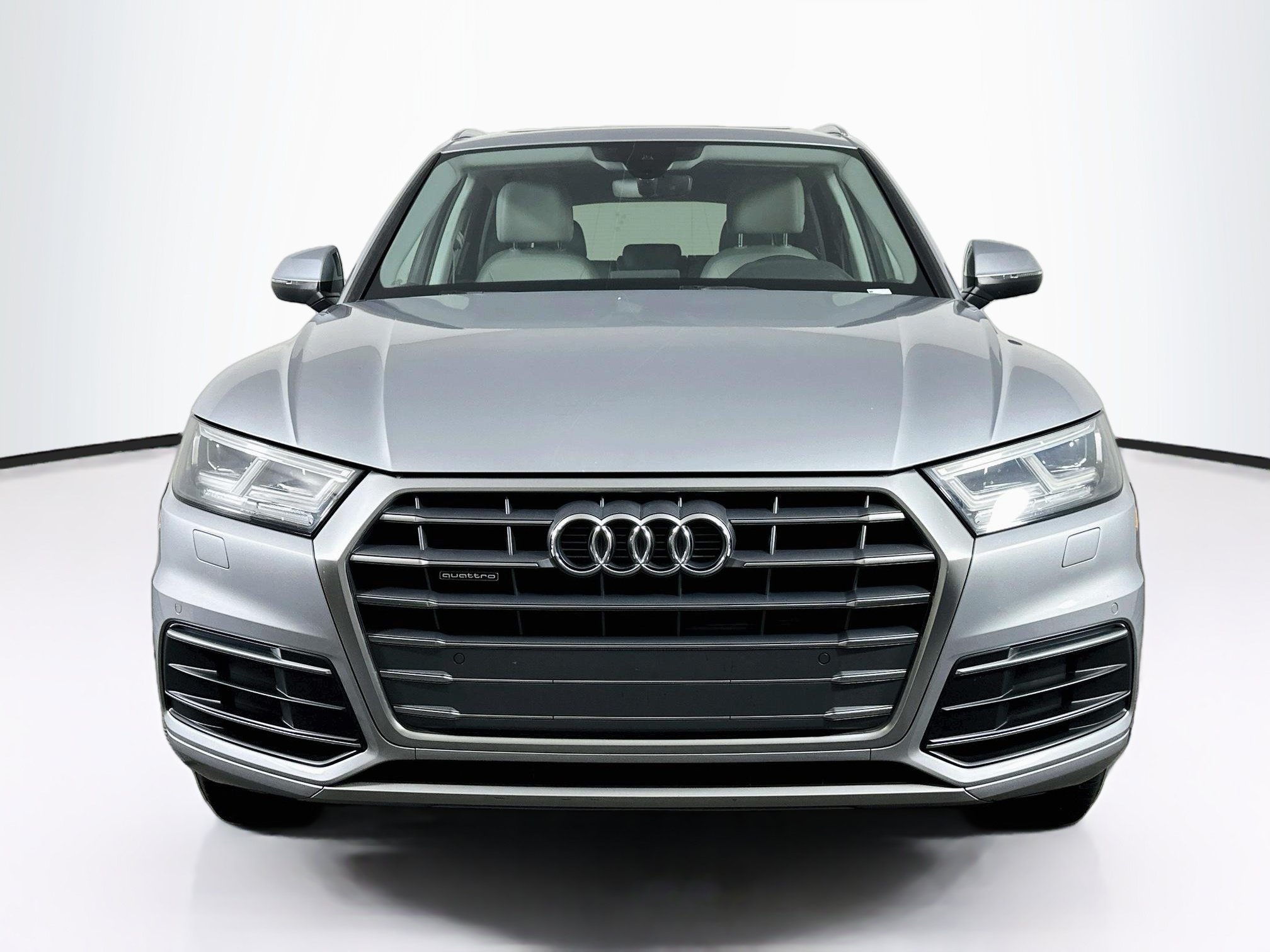 Used 2018 Audi Q5 2.0T Premium Plus w/ Premium Plus Package AWD/4WD image 2