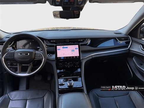 Used 2022 Jeep Grand Cherokee Limited 4xe w/ Luxury Tech Group II image 11