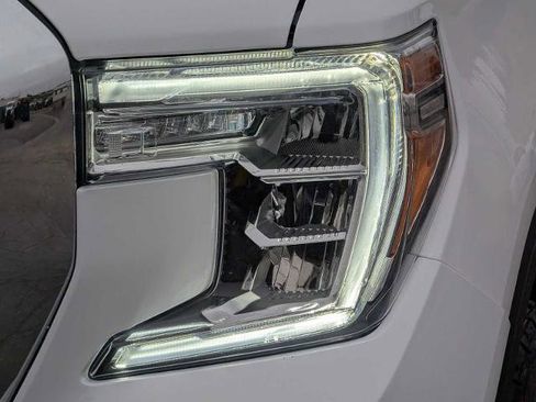 Used 2022 GMC Sierra 1500 SLT w/ SLT Premium Plus Package AWD/4WD image 10