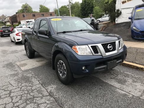 Used 2017 Nissan Frontier SV RWD image 3