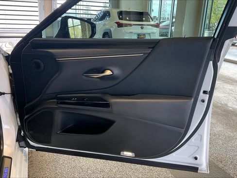 Used 2025 Lexus ES 300h F Sport w/ Accessory Package (Z1) FWD image 22