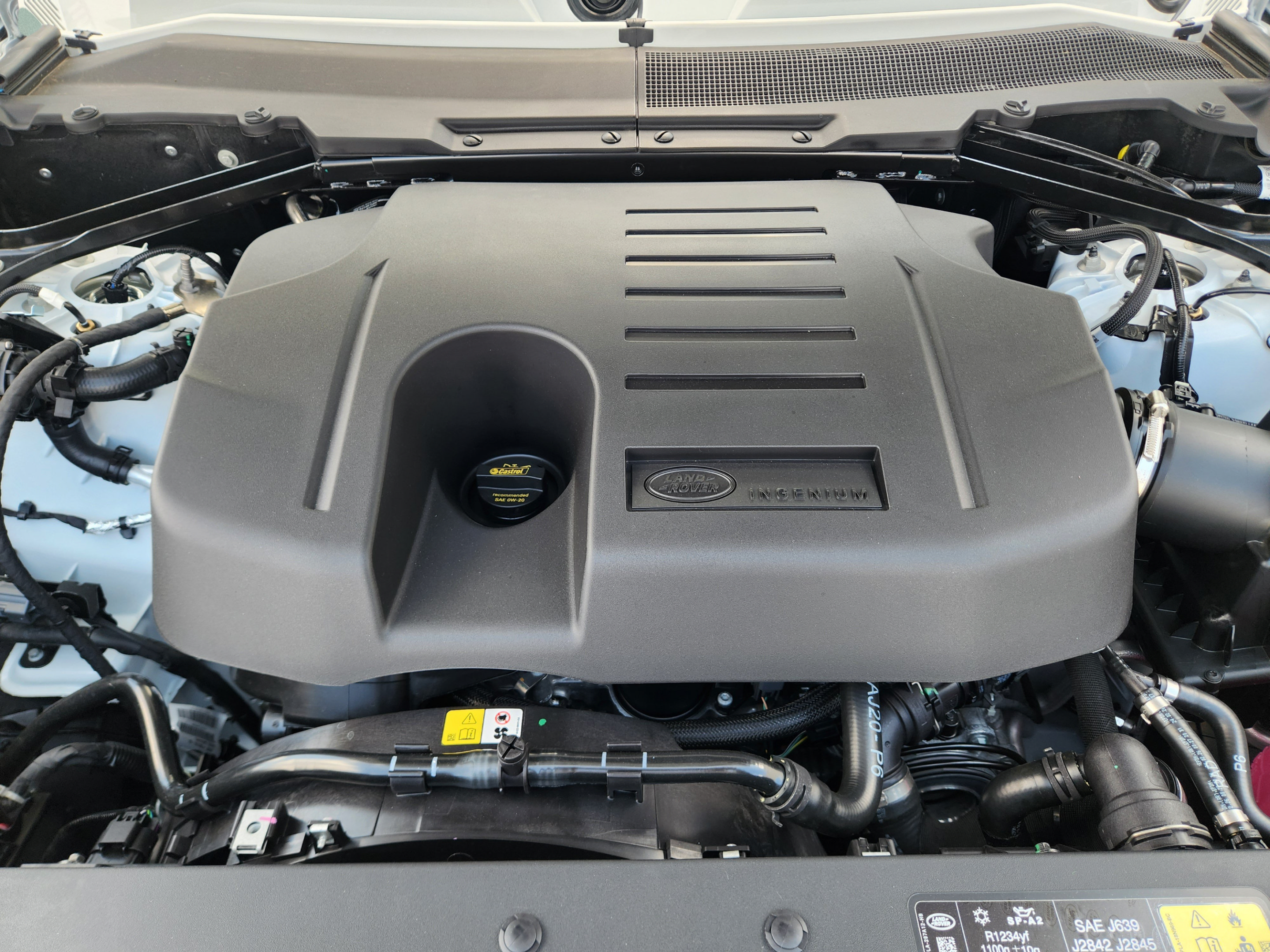 New 2026 Land Rover Defender 130 X-Dynamic SE AWD/4WD image 27