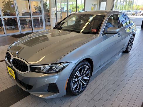 Used 2025 BMW 330i xDrive Sedan w/ Convenience Package AWD/4WD image 1