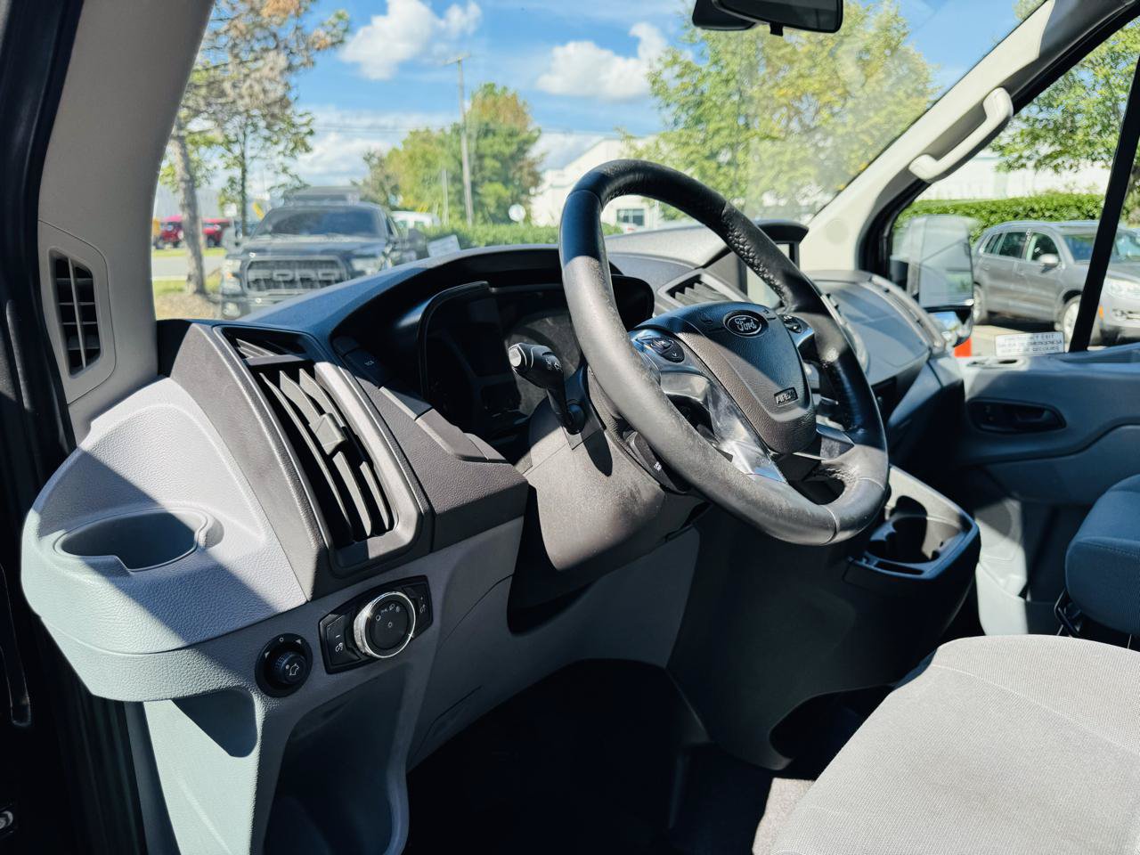 Used 2016 Ford Transit 350 XLT RWD image 13