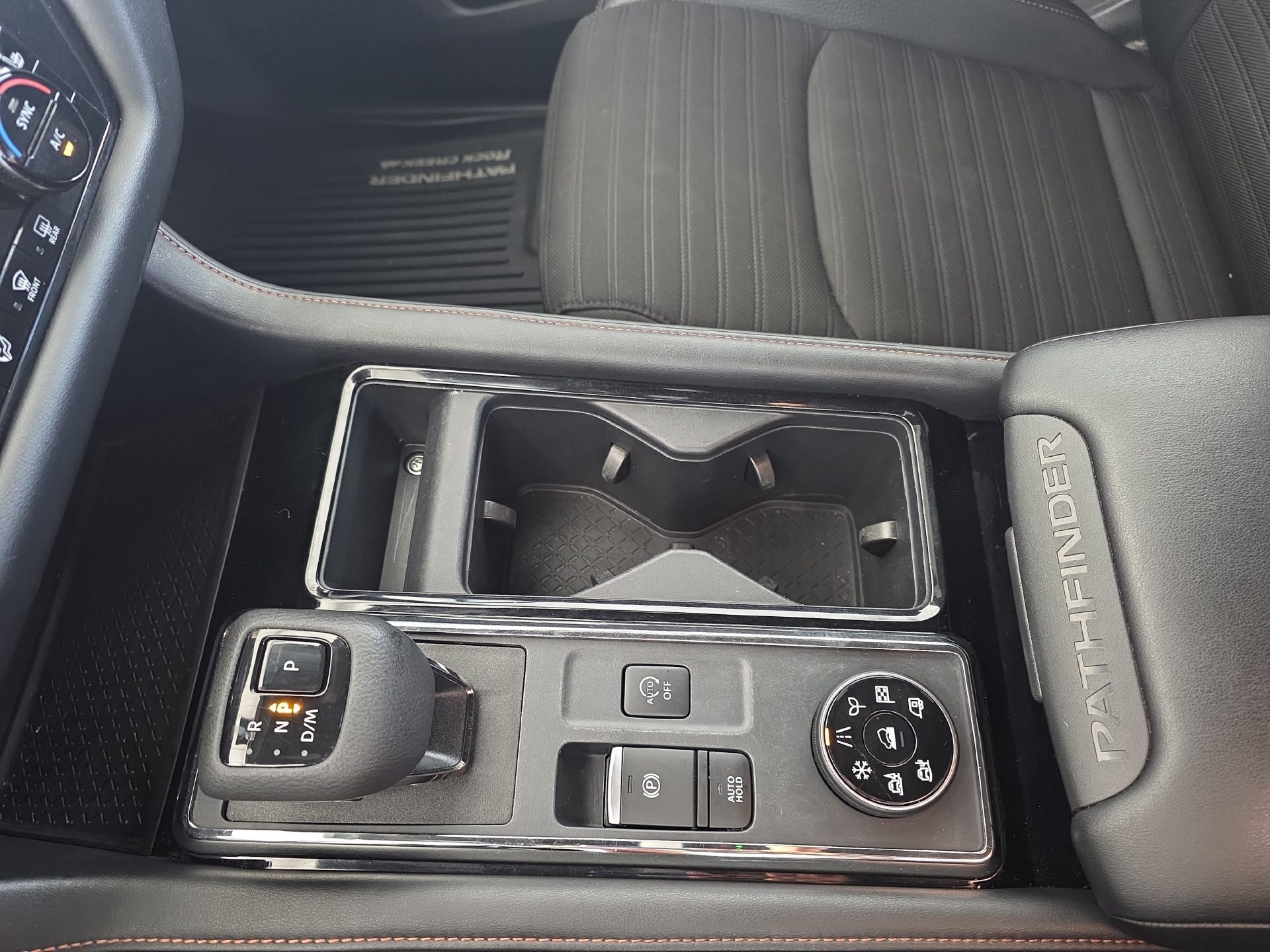 Used 2025 Nissan Pathfinder Rock Creek AWD/4WD image 25