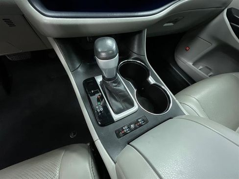 Used 2016 Toyota Highlander Limited image 16