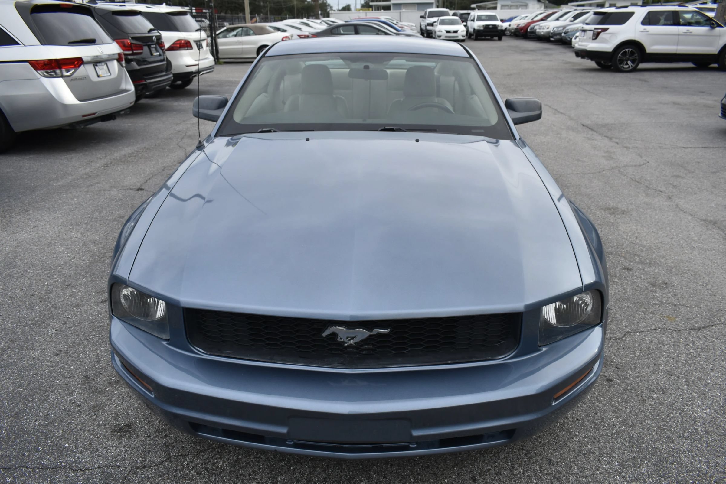 Used 2005 Ford Mustang Coupe RWD image 2