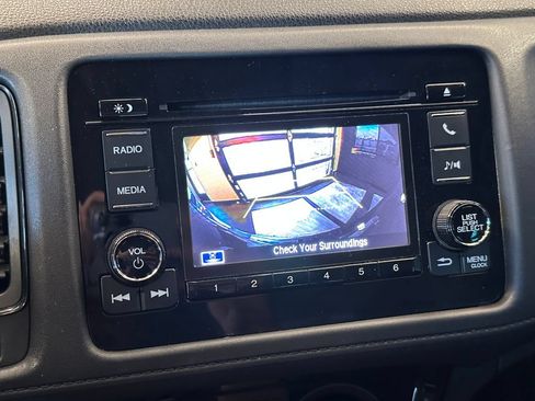 Used 2022 Honda HR-V LX image 14