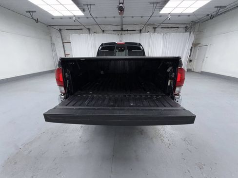 Certified 2019 Toyota Tacoma SR5 AWD/4WD image 15
