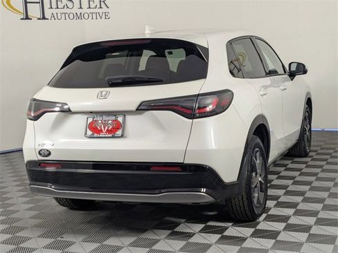 Used 2023 Honda HR-V EX-L image 7
