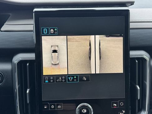 New 2025 GMC Acadia Elevation image 32