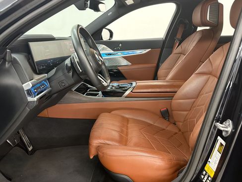 Used 2023 BMW 760i xDrive w/ Luxury Rear Seating Package AWD/4WD image 5