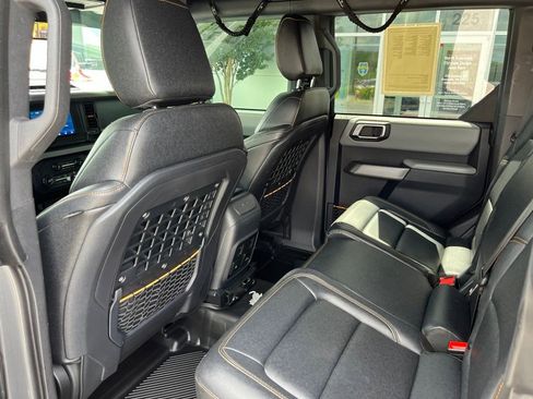 Used 2023 Ford Bronco Badlands w/ Sasquatch Package AWD/4WD image 15