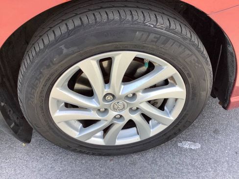Used 2012 MAZDA MAZDA5 Sport FWD image 21