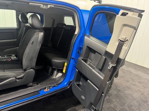 Used 2008 Toyota FJ Cruiser 4WD image 10