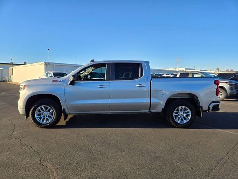 Used 2022 Chevrolet Silverado 1500 RST image 3
