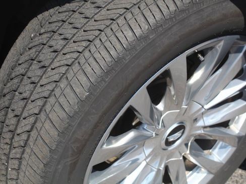 Used 2024 Cadillac Escalade Premium Luxury image 14