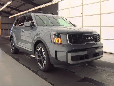 Used 2025 Kia Telluride S image 1