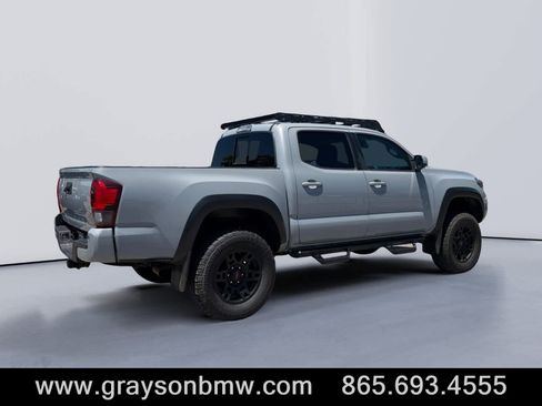 Used 2019 Toyota Tacoma TRD Off-Road AWD/4WD image 3