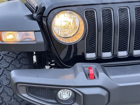 Used 2023 Jeep Wrangler Unlimited Rubicon w/ Cold Weather Group image 10