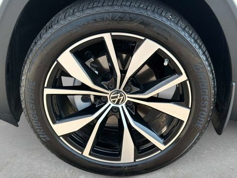 Used 2026 Volkswagen Atlas Cross Sport SEL Premium R-Line AWD/4WD image 12