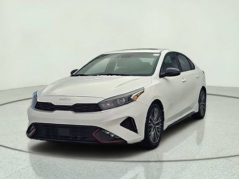 Used 2022 Kia Forte GT-Line w/ GT-Line Premium Package FWD image 2