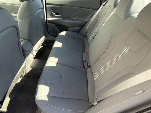 Used 2024 Hyundai Elantra SEL FWD image 15