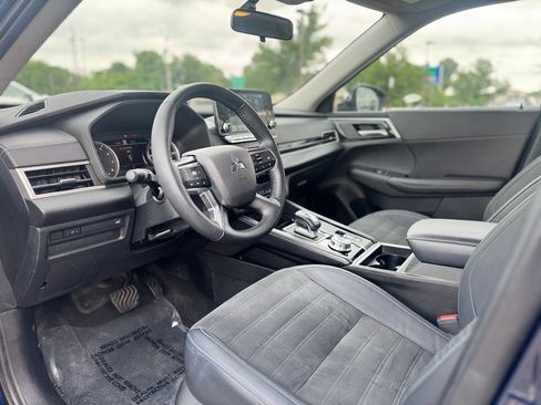 Used 2023 Mitsubishi Outlander SE AWD/4WD image 15