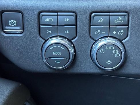 New 2026 GMC Sierra 1500 SLE AWD/4WD image 30