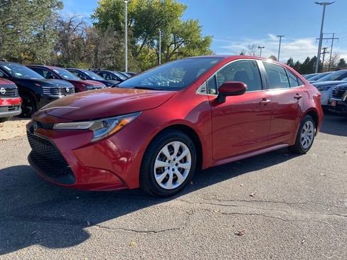 Used 2020 Toyota Corolla LE image 1