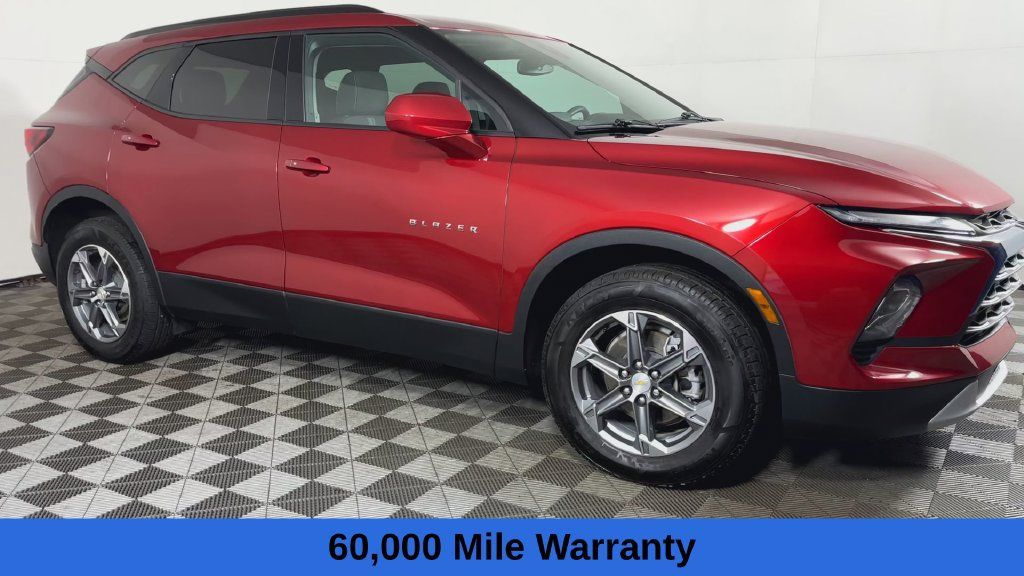 Used 2023 Chevrolet Blazer LT w/ Convenience Package AWD/4WD image 3