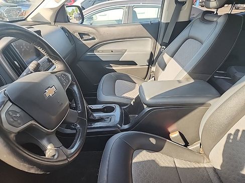 Used 2018 Chevrolet Colorado Z71 AWD/4WD image 9