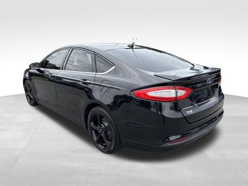 Used 2016 Ford Fusion SE FWD image 3